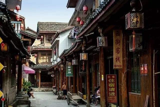 摇滚乐团的装扮